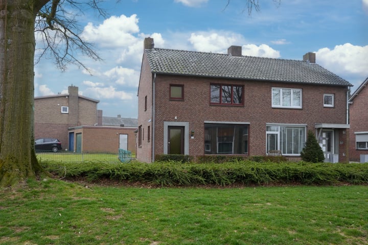 Broeksittarderweg 179 in Sittard foto