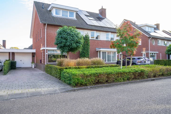 Broenshofweide 12 in Helmond foto