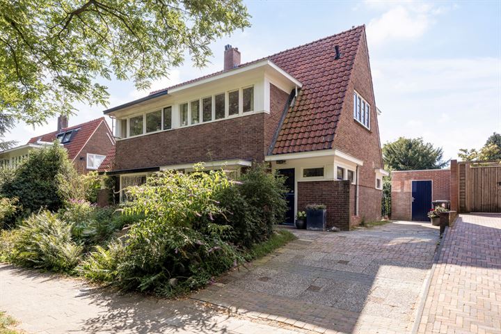 Bronbeeklaan 17 in Arnhem foto