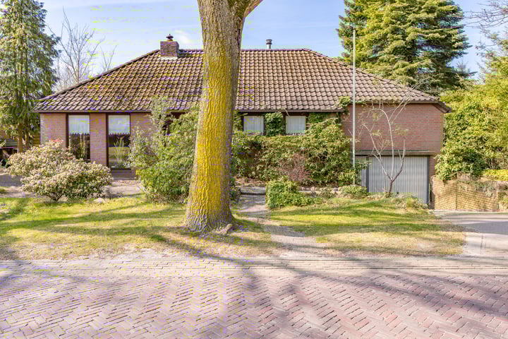 Bronnegerstraat 11 in Borger foto