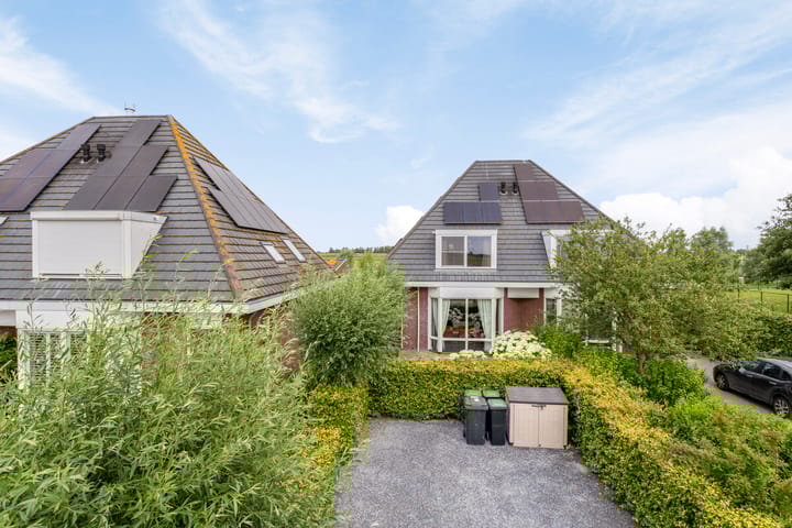 Brugdam 15 in Lage Zwaluwe foto