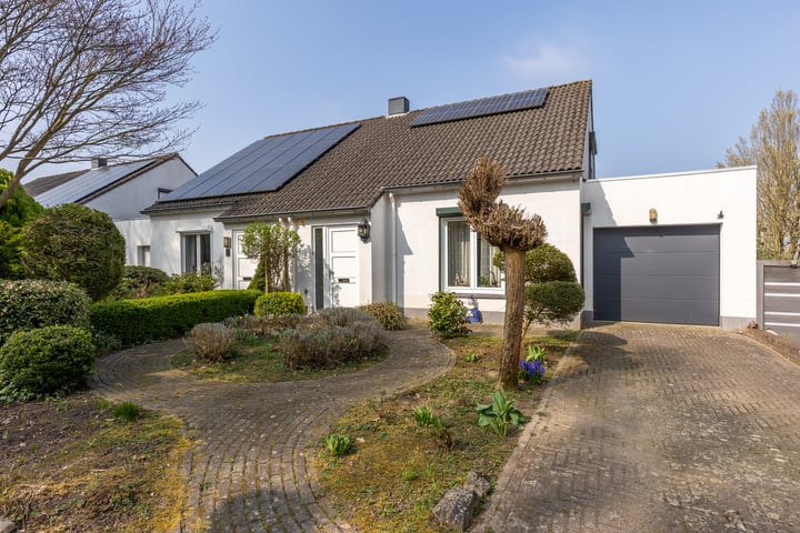 Brugstraat 12 in Urmond