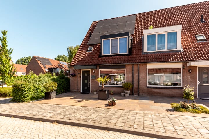 Brunssumstraat 16 in Almere foto