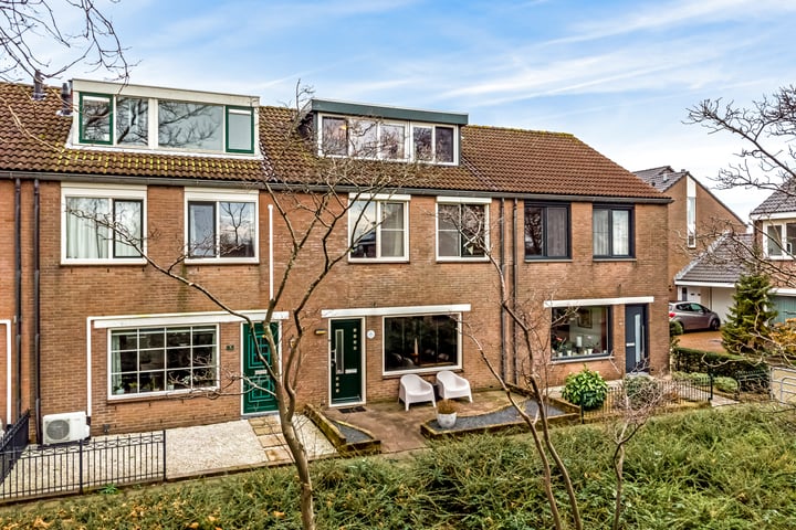 Bugelstraat 27 in Spijkenisse foto