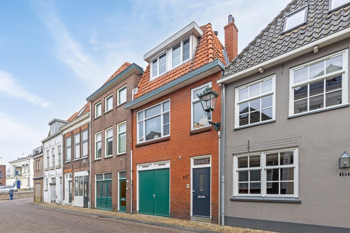 Buiten Nieuwstraat 107-I in Kampen foto