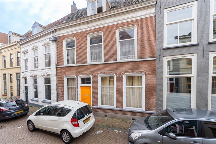 Buiten Nieuwstraat 26 in Kampen foto