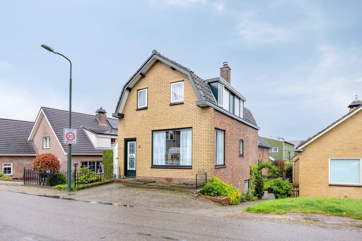 Buitendams 407 in Hardinxveld-Giessendam foto