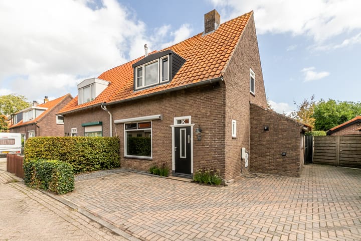 Buiteneinde 32 in Strijen