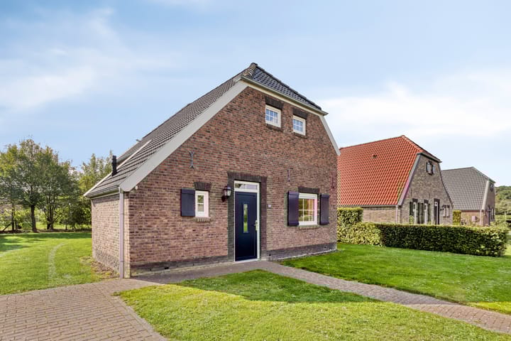 Buitenhof de Leistert 109 in Roggel foto