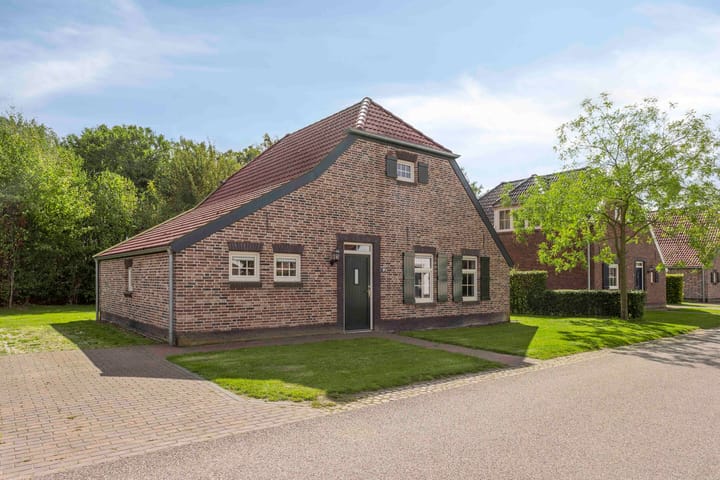 Buitenhof de Leistert 26 in Roggel foto