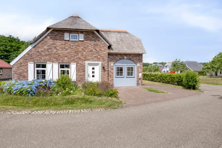 Buitenhof de Leistert 73 in Roggel