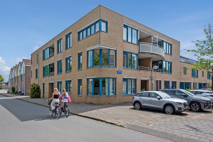 Buitenwatersloot 241 in Delft foto