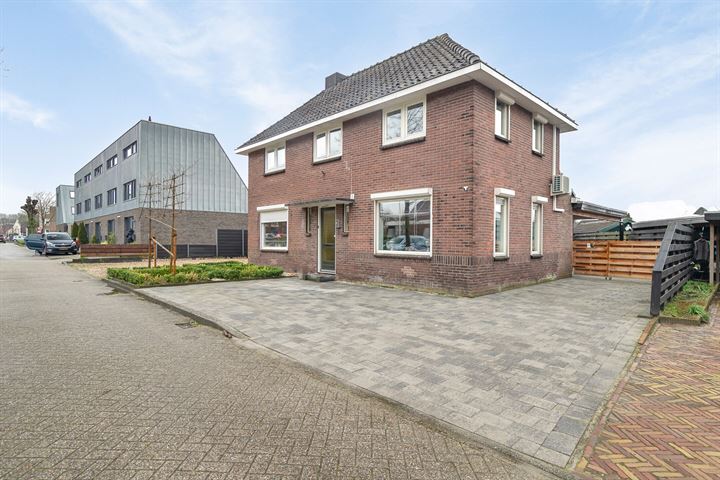 Buitenweg 24 in Emmen foto