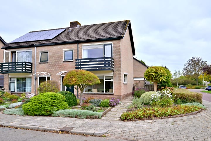 Buizerdstraat 21 in Brummen
