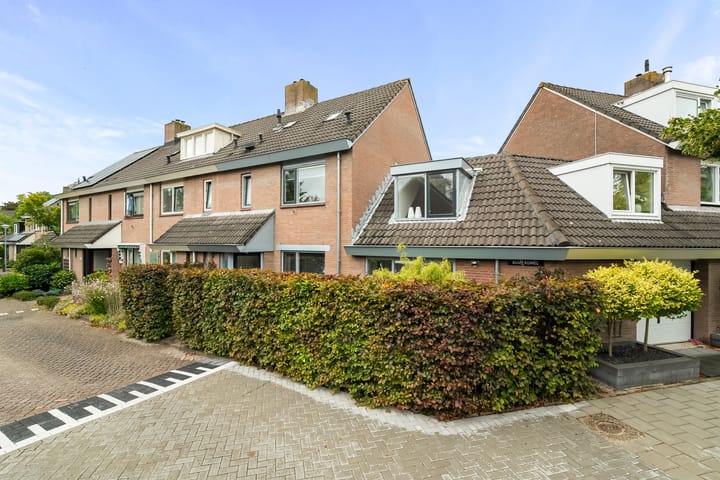 Buizerdweg 110 in Alkmaar foto