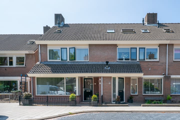 Buizerdweg 12 in Alkmaar foto