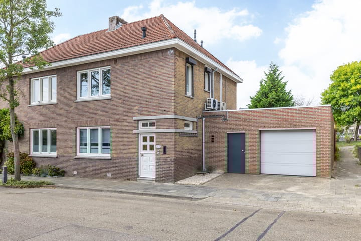 Burg. Cremersstraat 7 in Nuth foto