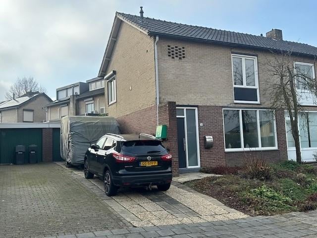 Burg. Donnersstraat 36 in Munstergeleen foto