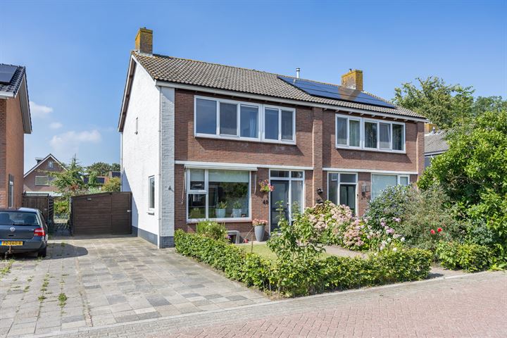 Burg G H Mulierstraat 45 in Sloten foto