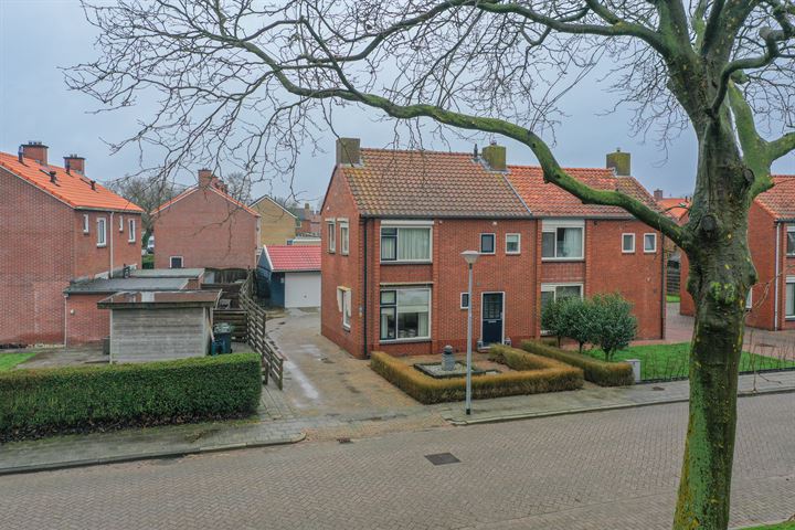 Burg. Garreltsweg 44 in Woldendorp foto
