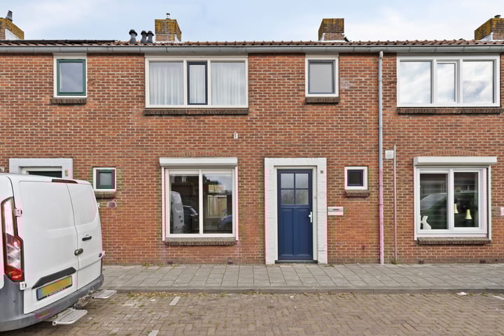 Burg. Langebeekestraat 32 in Arnemuiden foto