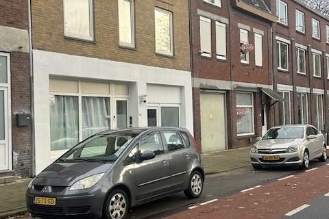 Burg. Lemmensstraat 224 in Geleen foto