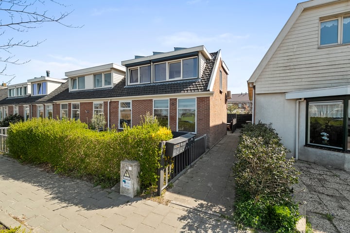 Burg. Lovinkstraat 18 in Breezand
