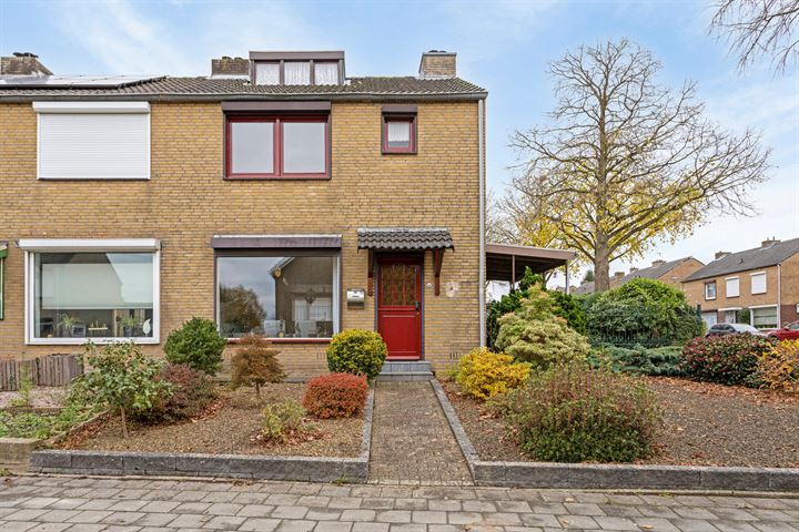 Burg Maenenstraat 55 in Elsloo foto