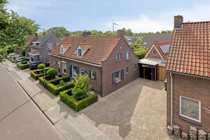 Burg. Nieuwenhuijzenstraat 29 in Rosmalen foto