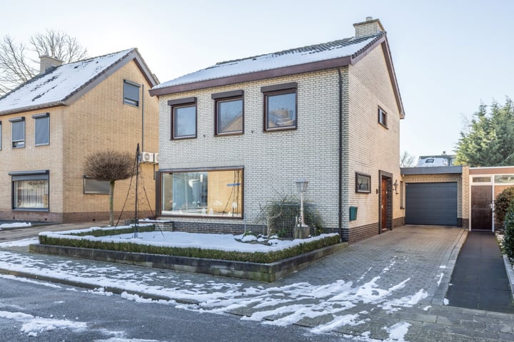 Burg. Ramakersstraat 16 in Munstergeleen foto