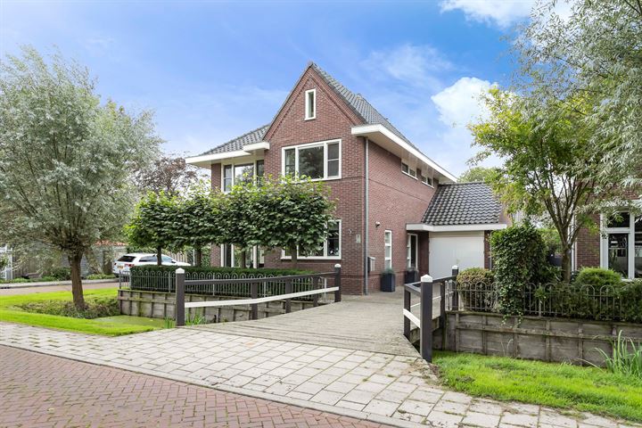 Burg. S. Schagenstraat 1A in Oterleek foto