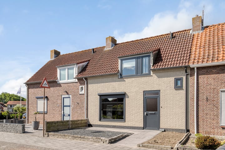 Burg Sandbergstraat 27 in Krabbendijke foto