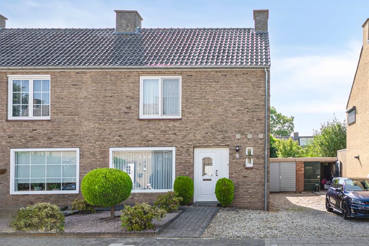 Burg. Schmitzstraat 9 in Sittard foto