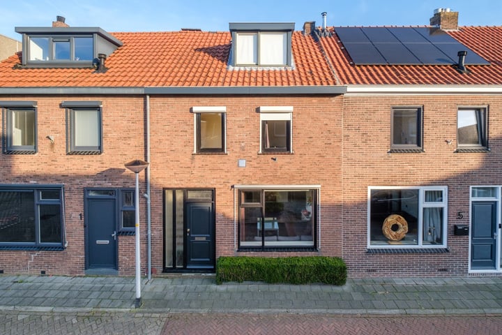 Burg ten Veldestr 3 in Genemuiden foto