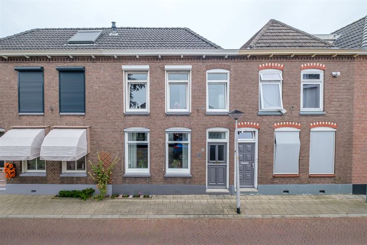 Burg ten Veldestr 75 in Genemuiden foto