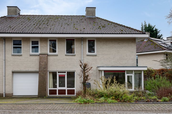 Burg Toornstralaan 6 in Hattem foto
