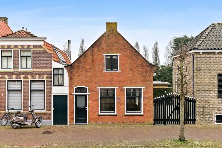 Burg van der Lelijkade 6 in Maasland foto