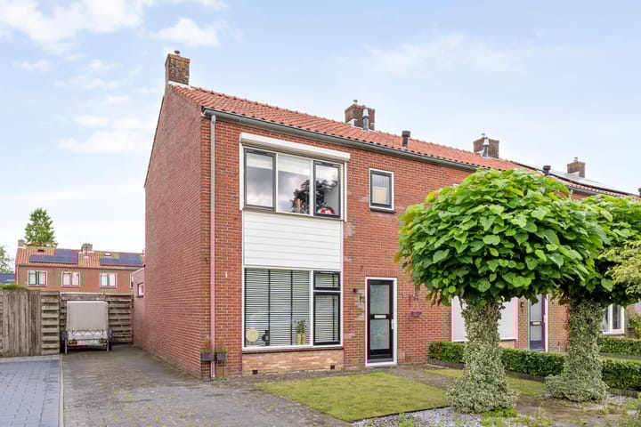 Foto van woning Burg.van Höevellstraat 6, Nieuwleusen