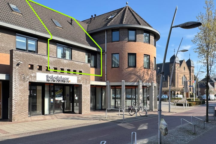 Burg. Van Houdtplein 8 in Bladel