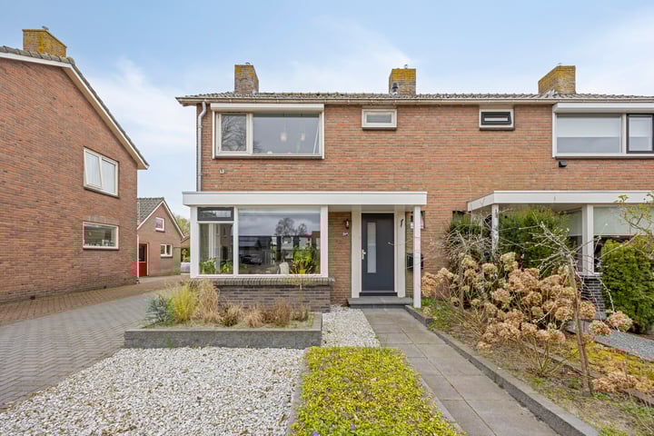 Burg. van Veenlaan 24B in Nijeveen foto