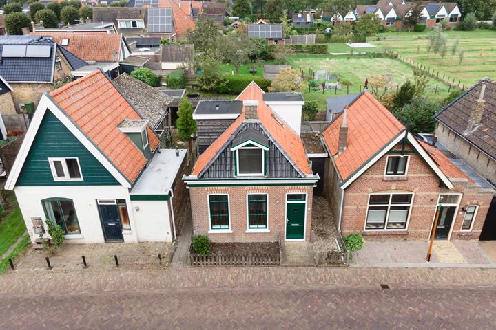 Burgemeester Albertsstraat 5 in Stavoren foto