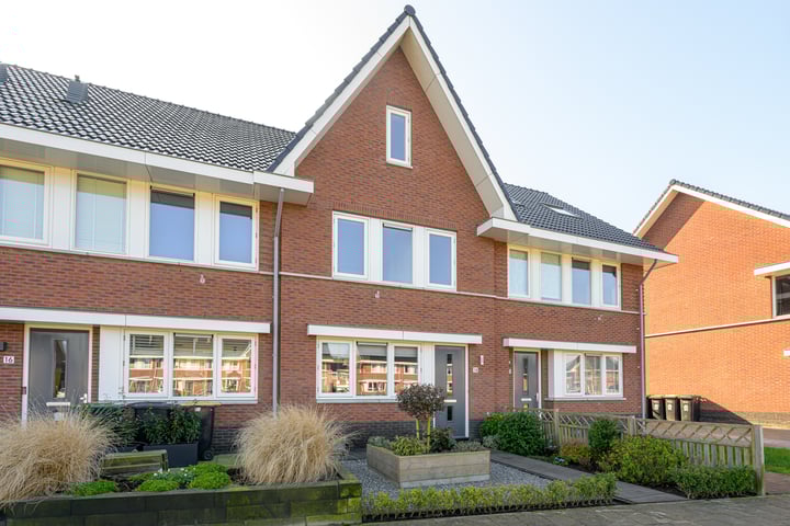 Burgemeester Avisstraat 14 in Midwoud foto