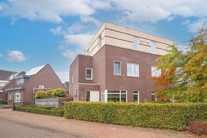 Burgemeester Beckersstraat 2 in Amstenrade foto