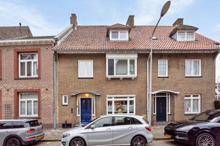 Burgemeester Ceulenstraat 27 in Maastricht foto