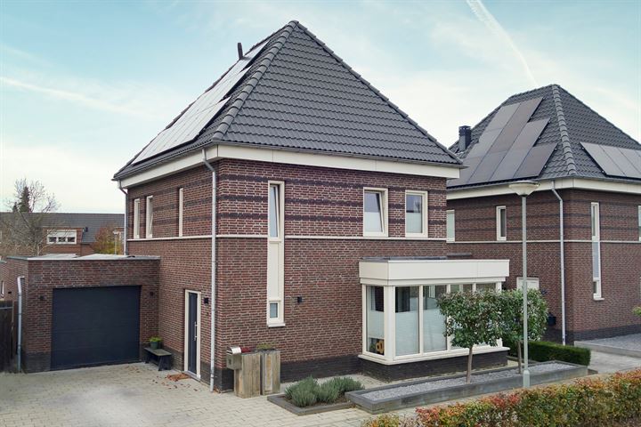 Burgemeester Claessenstraat 18 in Reuver foto