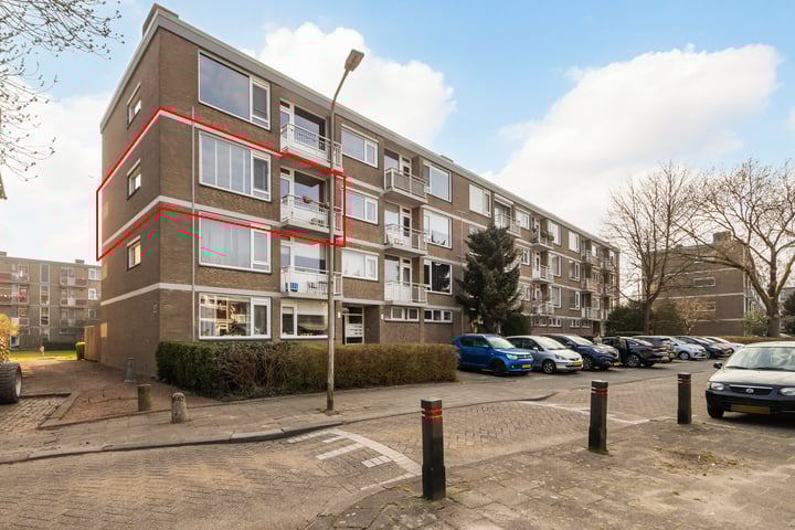 Burgemeester Crezéestraat 47 in Ridderkerk foto