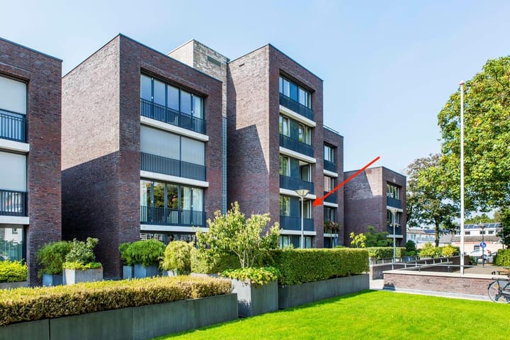 Burgemeester de Bordesstraat 20 in Bussum foto