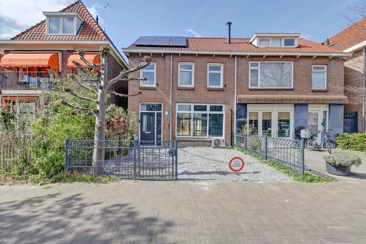 Burgemeester de Bruïnelaan 31 in Zwijndrecht