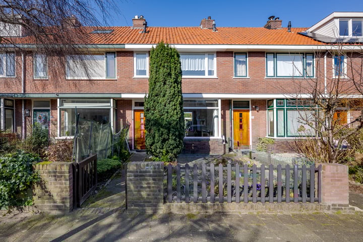 Burgemeester De Kempenaerstraat 30 in Voorschoten foto