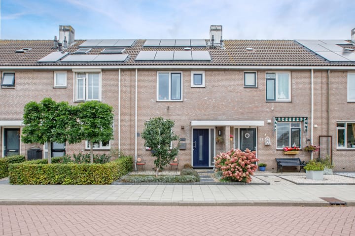 Burgemeester De Zeeuwlaan 21 in Ouderkerk aan den IJssel foto